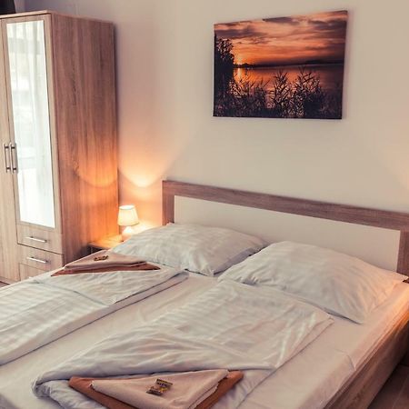 Sekli Panzio Apartment Балатонлеле Екстериор снимка