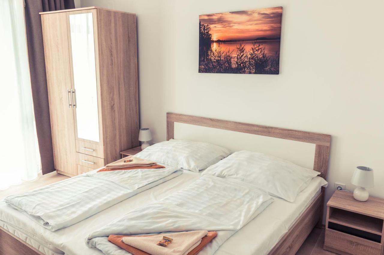 Sekli Panzio Apartment Балатонлеле Екстериор снимка
