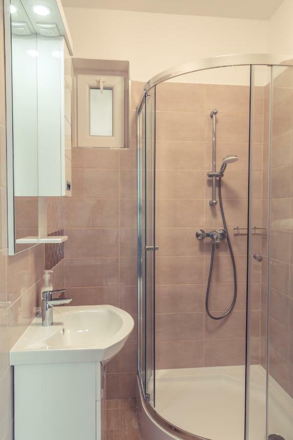 Sekli Panzio Apartment Балатонлеле Екстериор снимка