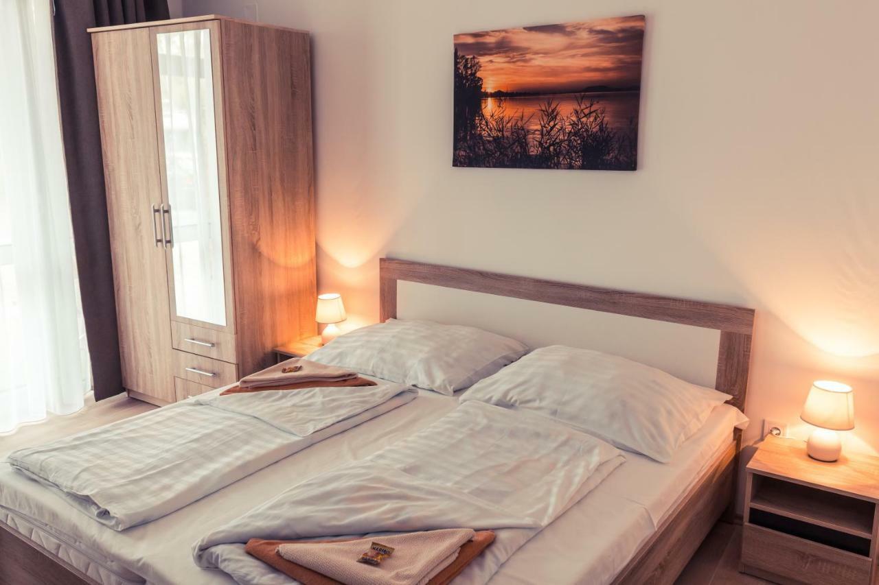 Sekli Panzio Apartment Балатонлеле Екстериор снимка