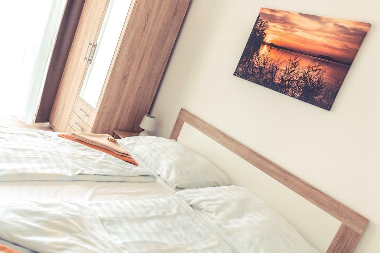 Sekli Panzio Apartment Балатонлеле Екстериор снимка
