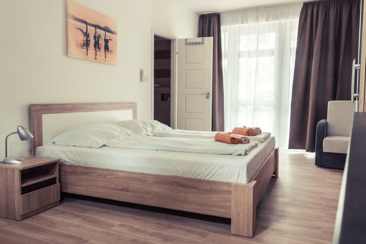 Sekli Panzio Apartment Балатонлеле Екстериор снимка